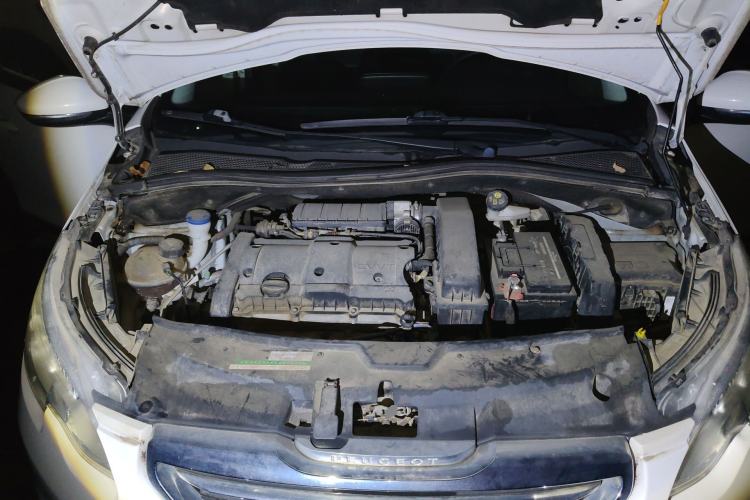 Used Peugeot 2008 2014 1.6L Automatic Fashion Edition Engine Bay