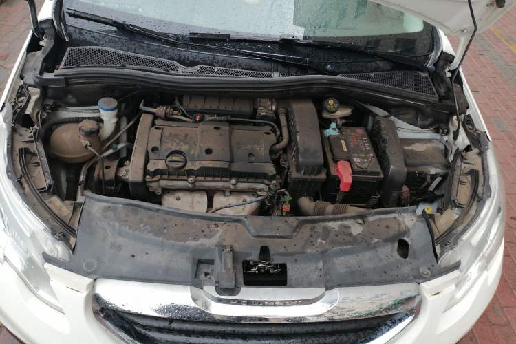 Used Peugeot 2008 2014 1.6L Manual Trend Edition Engine Bay
