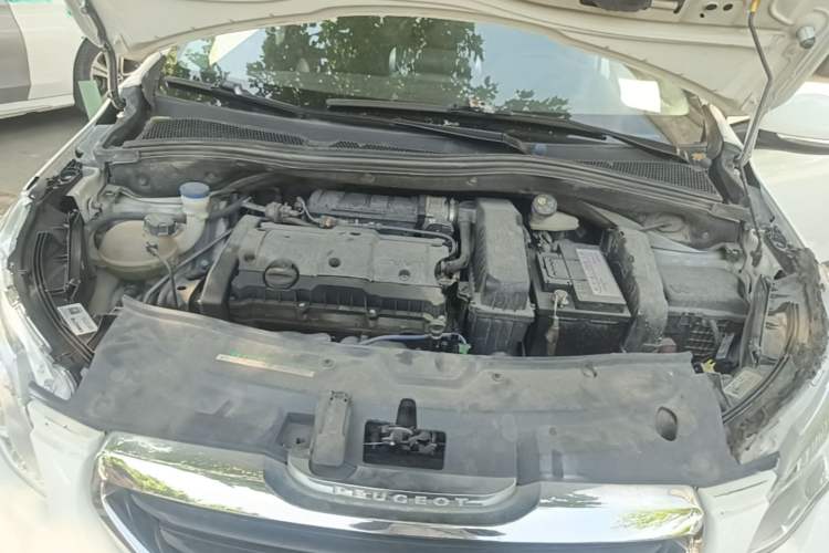 Used Peugeot 2008 2014 1.6L Automatic Trend Edition Engine Bay