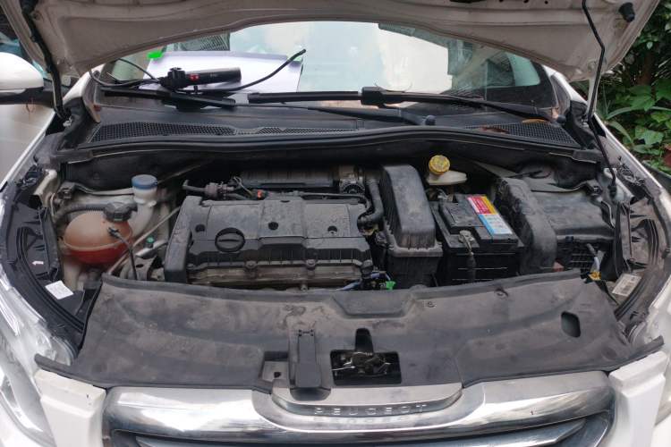 Used Peugeot 2008 2014 1.6L Manual Fashion Edition Engine Bay