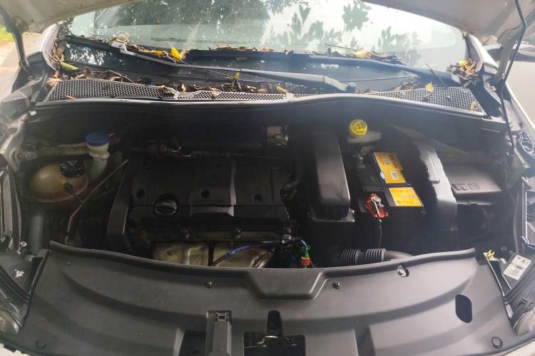 Used Peugeot 2008 2014 1.6L Automatic Navigation Edition Engine Bay