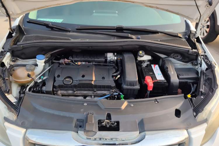 Used Peugeot 2008 2014 1.6L Automatic Fashion Edition Engine Bay