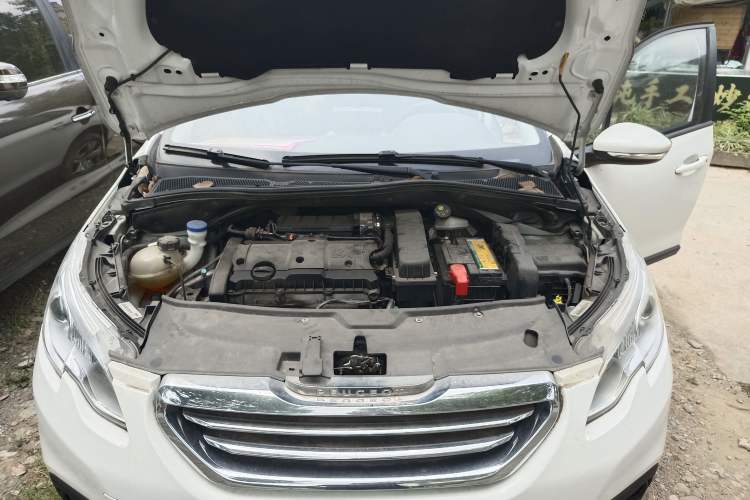 Used Peugeot 2008 2014 1.6L Manual Trend Edition Engine Bay