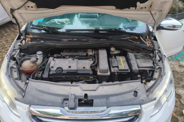 Used Peugeot 2008 2014 1.6L Automatic Navigation Edition Engine Bay