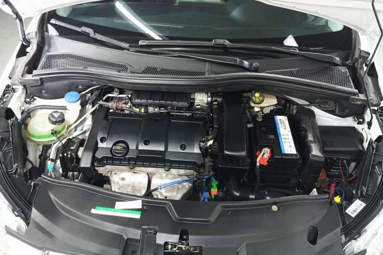 Used Peugeot 2008 2014 1.6L Automatic Trend Edition Engine Bay