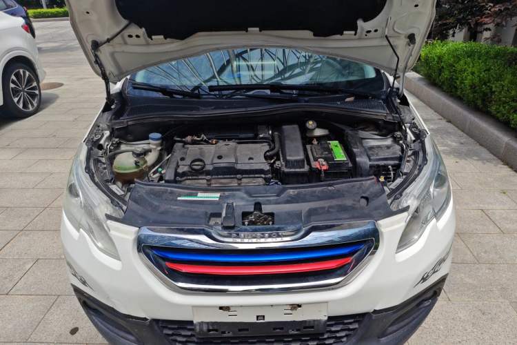 Used Peugeot 2008 2014 1.6L Manual Trend Edition Engine Bay