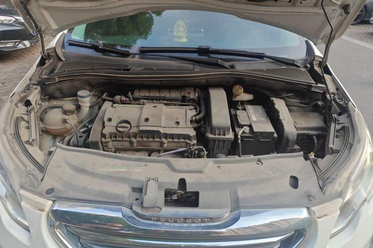 Used Peugeot 2008 2014 1.6L Manual Fashion Edition Engine Bay