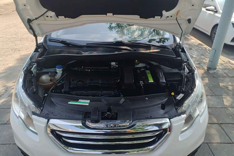 Used Peugeot 2008 2014 1.6L Automatic Fashion Edition Engine Bay