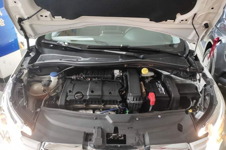 Used Peugeot 2008 2014 1.6L Automatic Navigation Edition Engine Bay