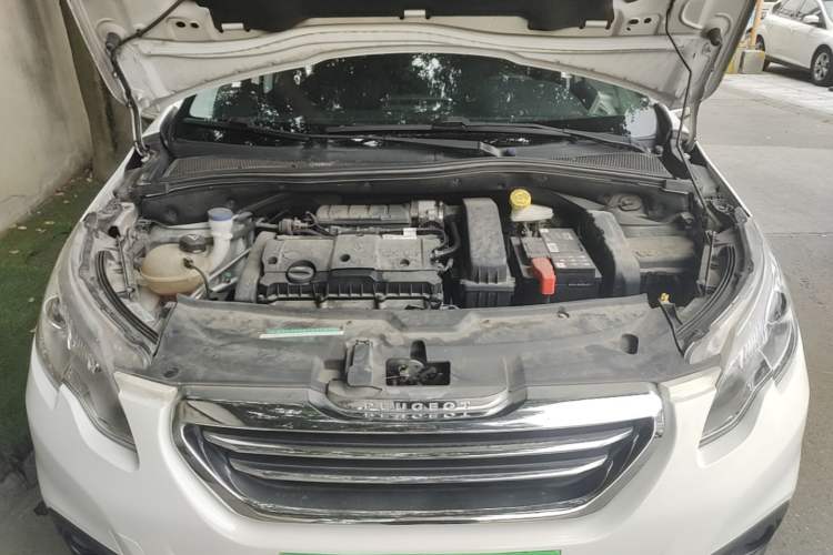 Used Peugeot 2008 2014 1.6L Automatic Fashion Edition Engine Bay