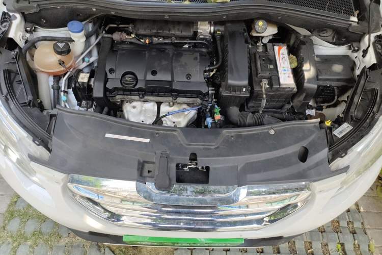 Used Peugeot 2008 2014 1.6L Automatic Fashion Edition Engine Bay