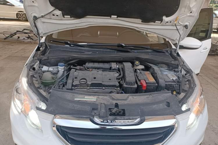 Used Peugeot 2008 2014 1.6L Automatic Trend Edition Engine Bay