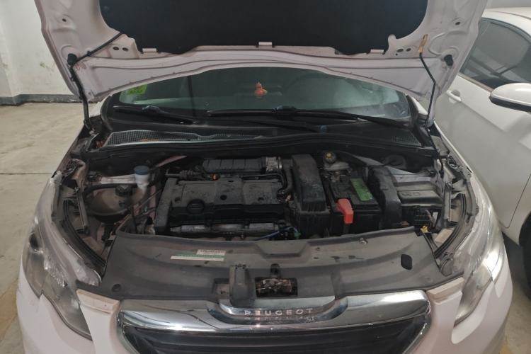 Used Peugeot 2008 2014 1.6L Manual Trend Edition Engine Bay