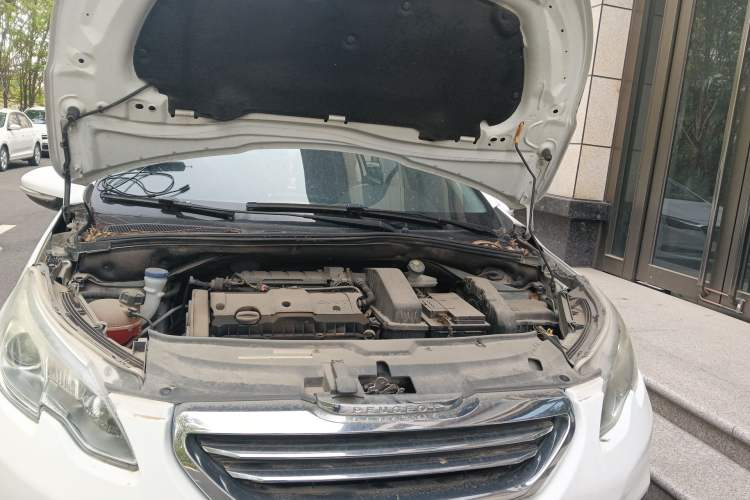 Used Peugeot 2008 2014 1.6L Manual Fashion Edition Engine Bay