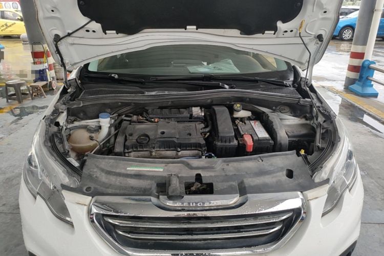Used Peugeot 2008 2014 1.6L Manual Fashion Edition Engine Bay