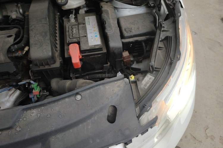 Used Peugeot 2008 2014 1.6L Automatic Fashion Edition Engine Bay Left