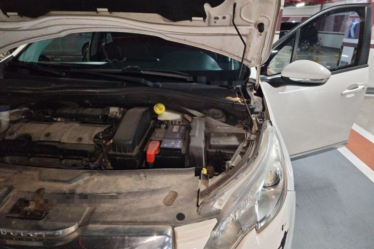 Used Peugeot 2008 2014 1.6L Automatic Fashion Edition Engine Bay Left