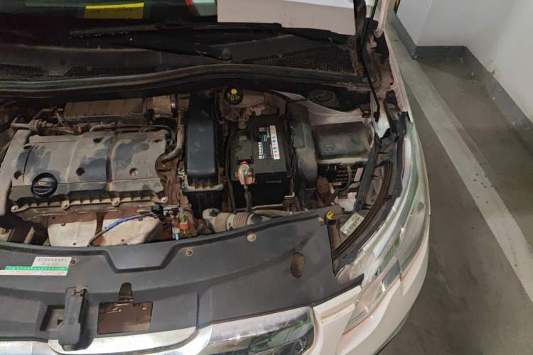Used Peugeot 2008 2014 1.6L Automatic Fashion Edition Engine Bay Left