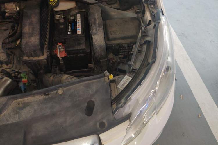 Used Peugeot 2008 2014 1.6L Manual Trend Edition Engine Bay Left