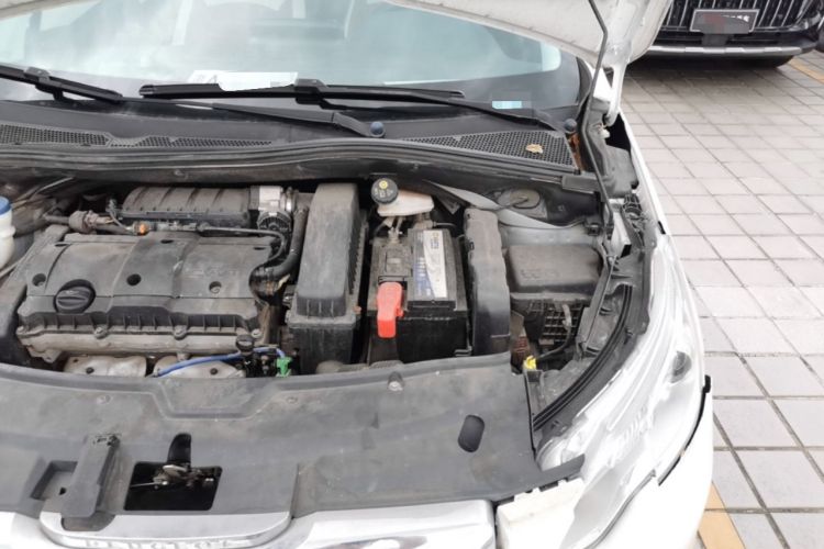 Used Peugeot 2008 2014 1.6L Automatic Trend Edition Engine Bay Left