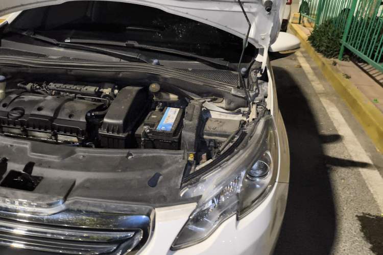 Used Peugeot 2008 2014 1.6L Automatic Fashion Edition Engine Bay Left
