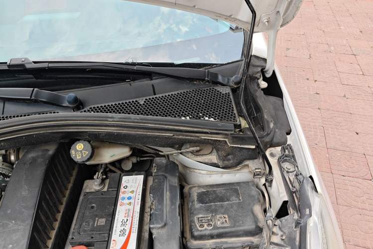 Used Peugeot 2008 2014 1.6L Manual Trend Edition Engine Bay Left