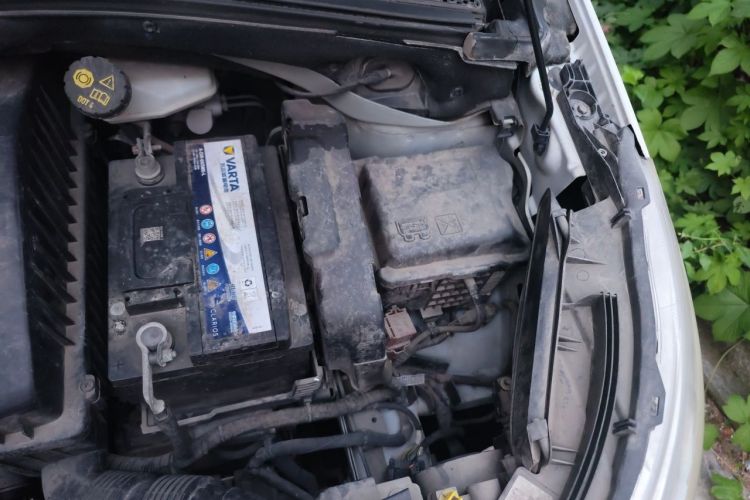 Used Peugeot 2008 2014 1.6L Automatic Fashion Edition Engine Bay Left