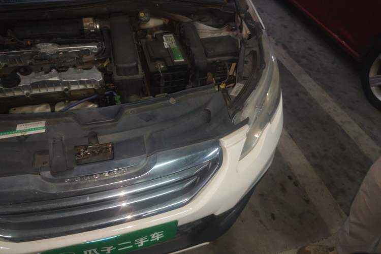 Used Peugeot 2008 2014 1.6L Automatic Fashion Edition Engine Bay Left