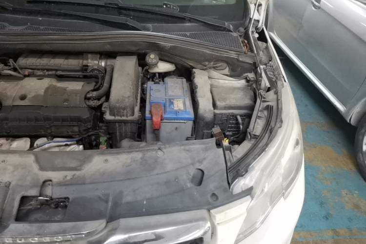 Used Peugeot 2008 2014 1.6L Manual Trend Edition Engine Bay Left