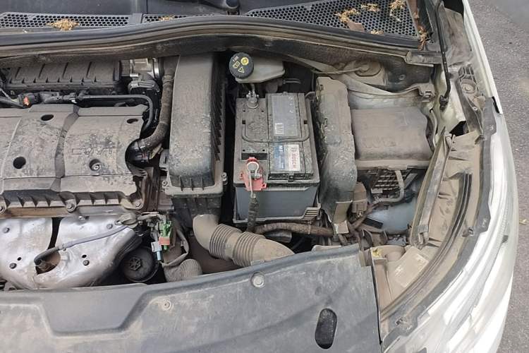 Used Peugeot 2008 2014 1.6L Manual Fashion Edition Engine Bay Left
