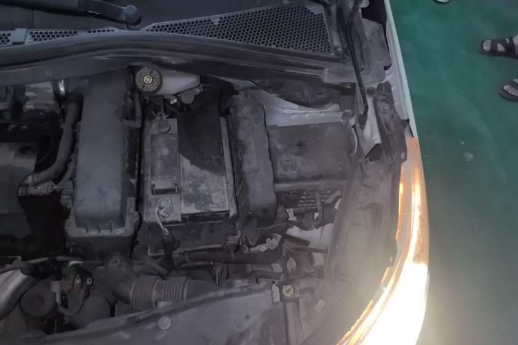 Used Peugeot 2008 2014 1.6L Automatic Trend Edition Engine Bay Left