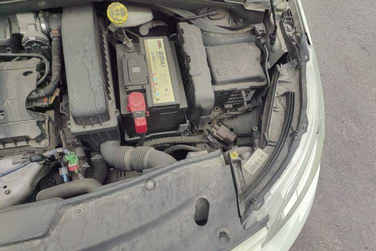 Used Peugeot 2008 2014 1.6L Automatic Navigation Edition Engine Bay Left