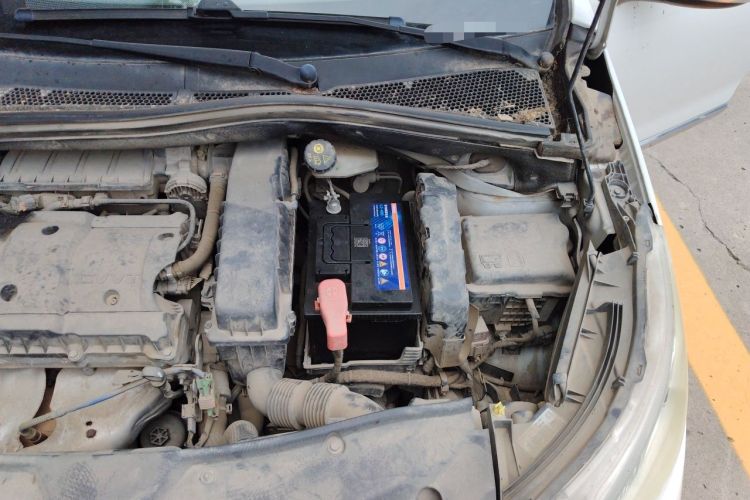 Used Peugeot 2008 2014 1.6L Automatic Fashion Edition Engine Bay Left