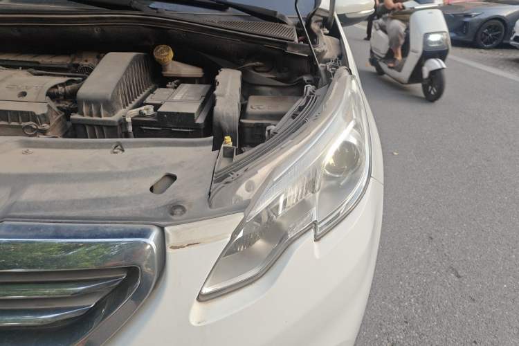 Used Peugeot 2008 2014 1.6L Manual Fashion Edition Engine Bay Left