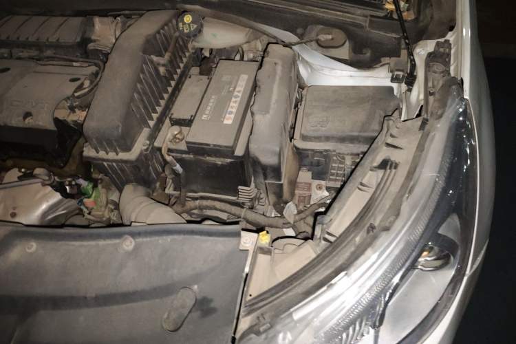 Used Peugeot 2008 2014 1.6L Automatic Fashion Edition Engine Bay Left
