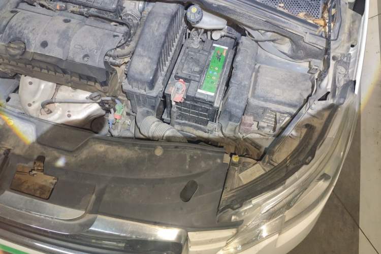 Used Peugeot 2008 2014 1.6L Manual Trend Edition Engine Bay Left