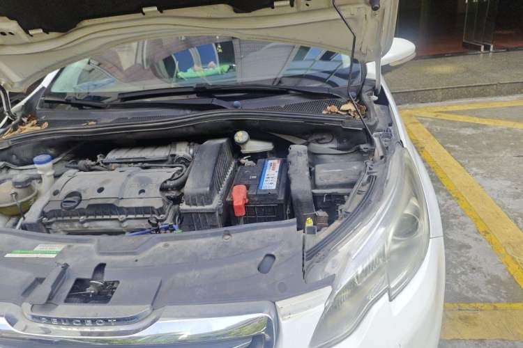 Used Peugeot 2008 2014 1.6L Automatic Fashion Edition Engine Bay Left