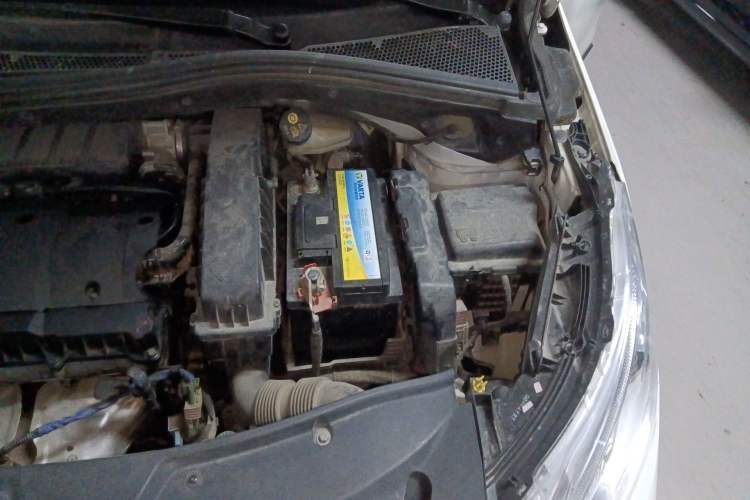Used Peugeot 2008 2014 1.6L Automatic Fashion Edition Engine Bay Left