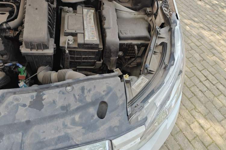 Used Peugeot 2008 2014 1.6L Automatic Fashion Edition Engine Bay Left