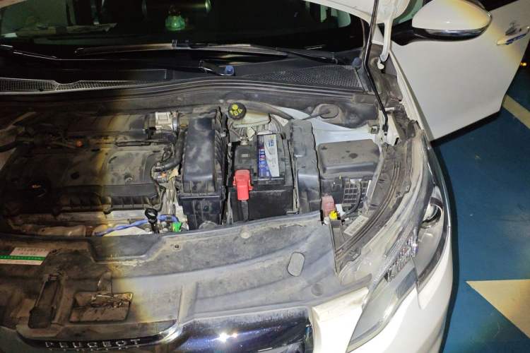 Used Peugeot 2008 2014 1.6L Automatic Trend Edition Engine Bay Left