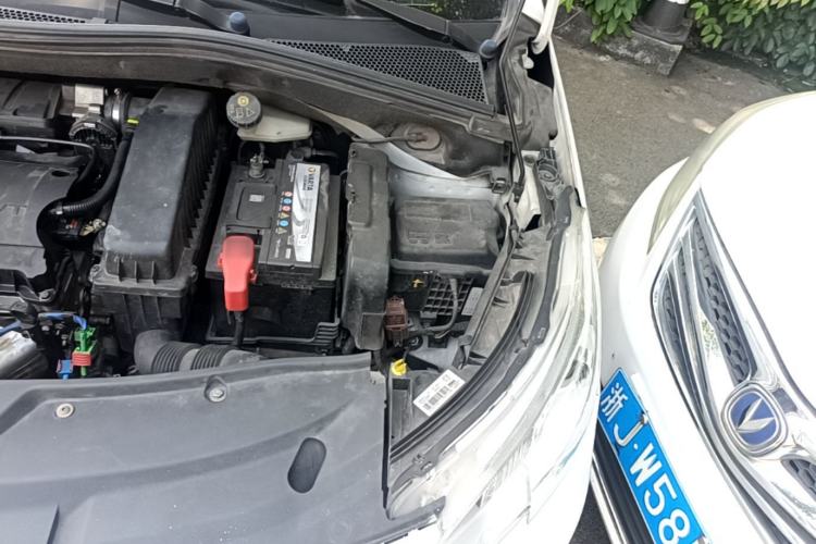 Used Peugeot 2008 2014 1.6L Automatic Fashion Edition Engine Bay Left