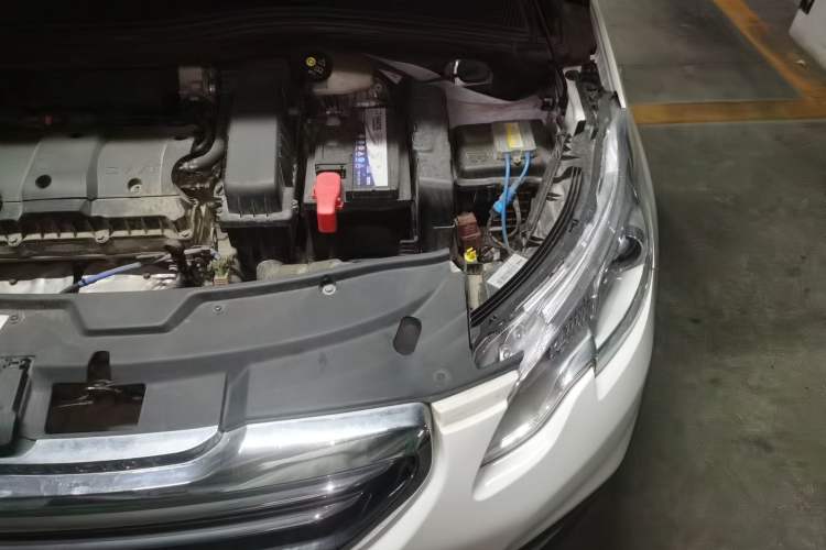 Used Peugeot 2008 2014 1.6L Automatic Fashion Edition Engine Bay Left