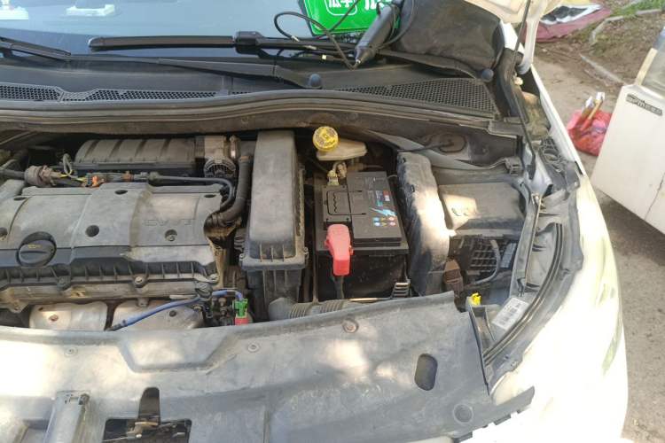 Used Peugeot 2008 2014 1.6L Automatic Trend Edition Engine Bay Left