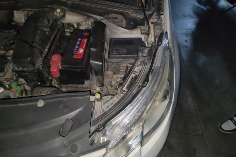 Used Peugeot 2008 2014 1.6L Automatic Fashion Edition Engine Bay Left