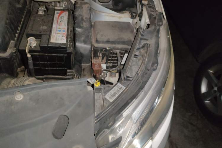 Used Peugeot 2008 2014 1.6L Automatic Fashion Edition Engine Bay Left
