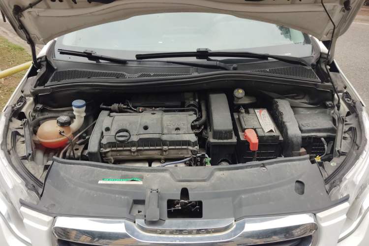 Used Peugeot 2008 2014 1.6L Manual Trend Edition Engine Bay