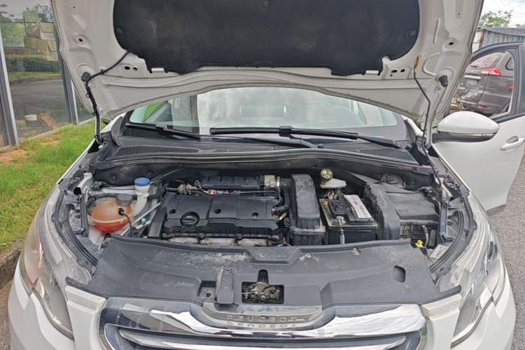 Used Peugeot 2008 2014 1.6L Automatic Fashion Edition Engine Bay