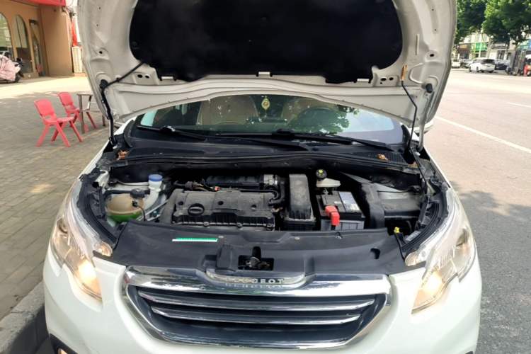 Used Peugeot 2008 2014 1.6L Automatic Fashion Edition Engine Bay