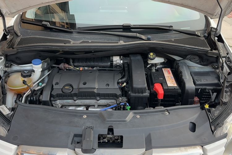 Used Peugeot 2008 2014 1.6L Automatic Navigation Edition Engine Bay