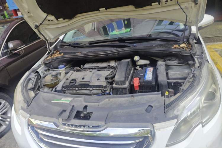 Used Peugeot 2008 2014 1.6L Automatic Fashion Edition Engine Bay